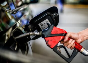 Preço da gasolina comum registra variação de até R$ 0,47 em postos de João Pessoa
